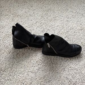 Black Leather Zippered Boots for Women Marcella NY 7